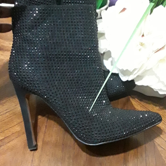 Woman's Boot - Picture 4 of 8